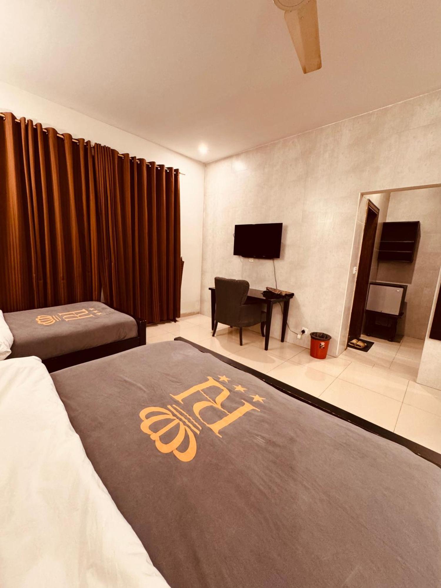 Reina Boutique Hotel - G9 Islamabad Buitenkant foto
