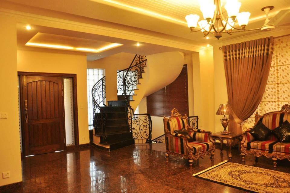 Reina Boutique Hotel - G9 Islamabad Buitenkant foto