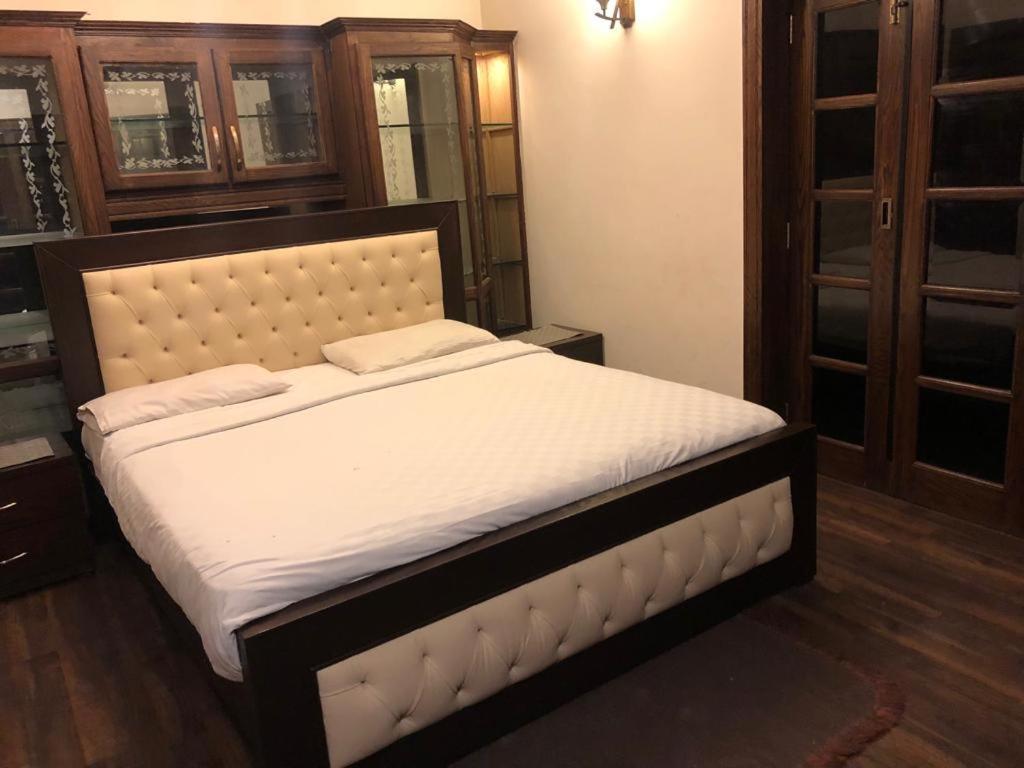 Reina Boutique Hotel - G9 Islamabad Buitenkant foto